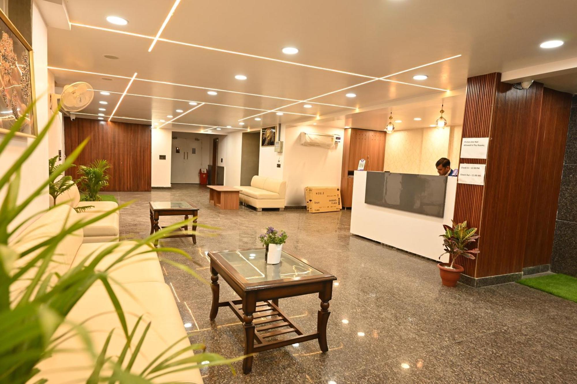 Hotel Down Town Paschim Vihar Дели Экстерьер фото