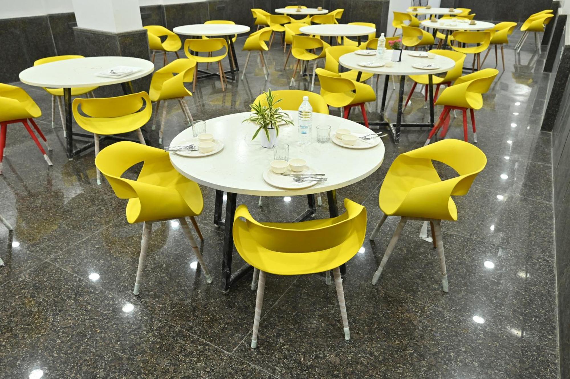 Hotel Down Town Paschim Vihar Дели Экстерьер фото