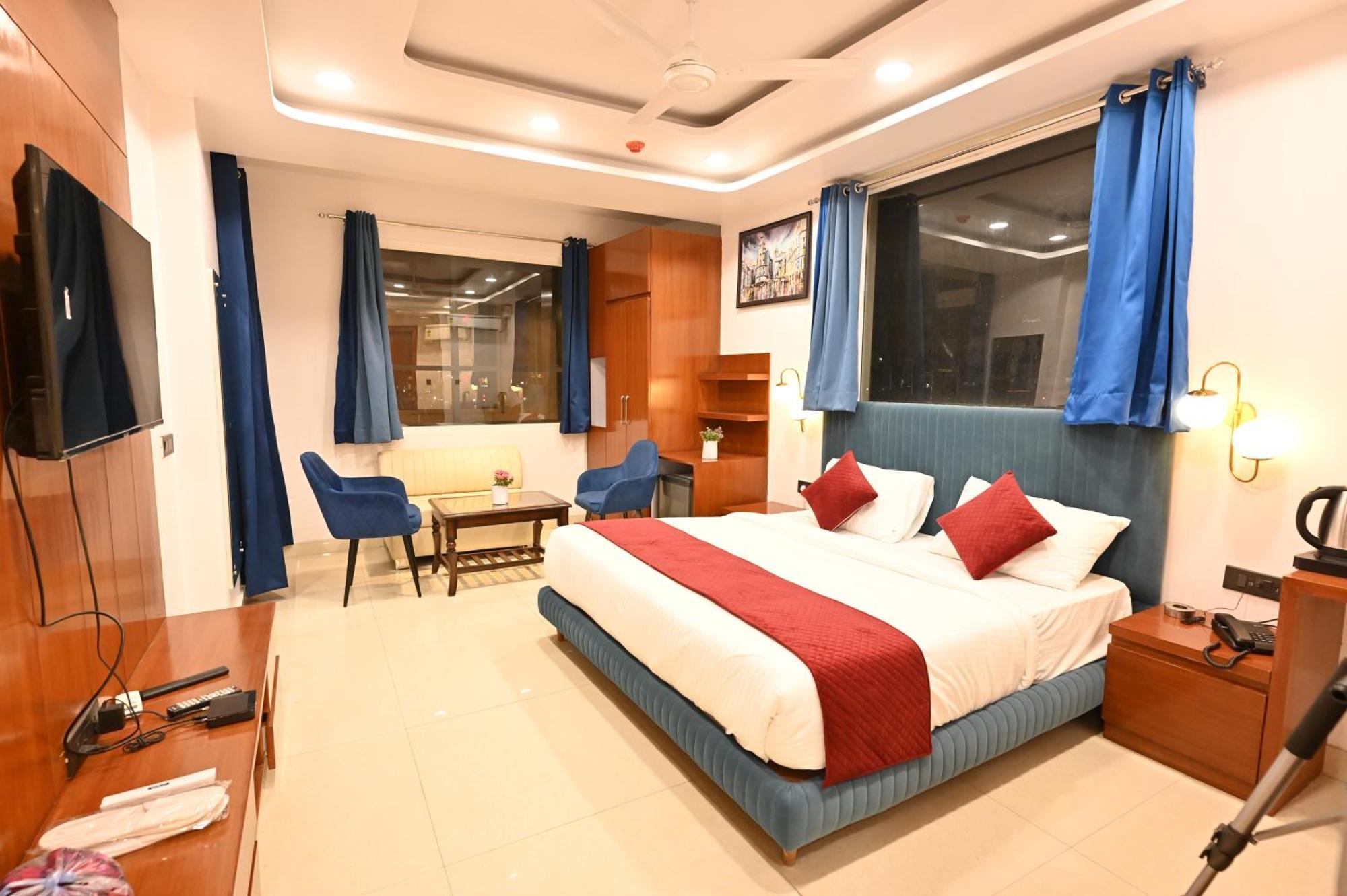 Hotel Down Town Paschim Vihar Дели Экстерьер фото