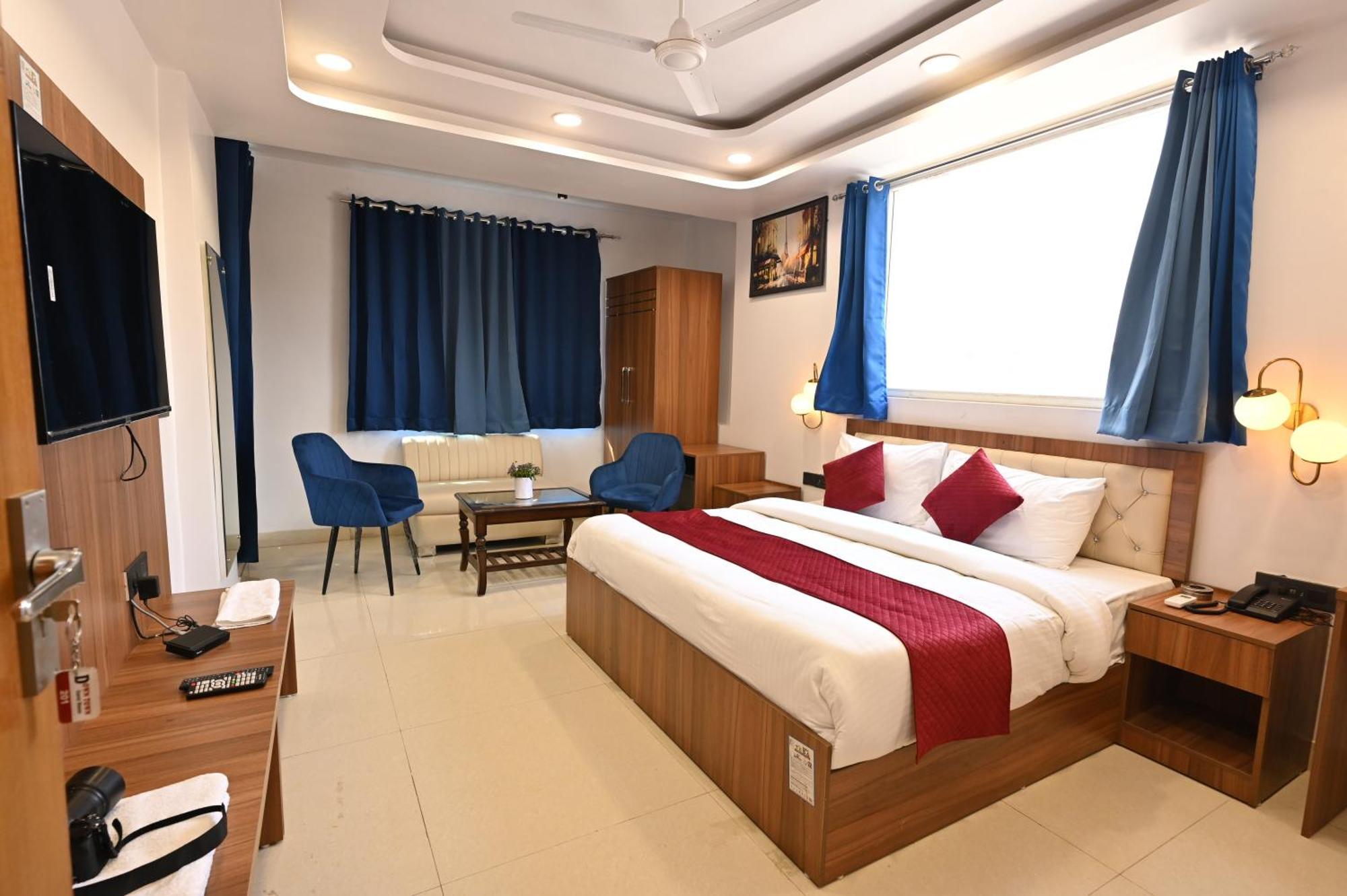 Hotel Down Town Paschim Vihar Дели Экстерьер фото