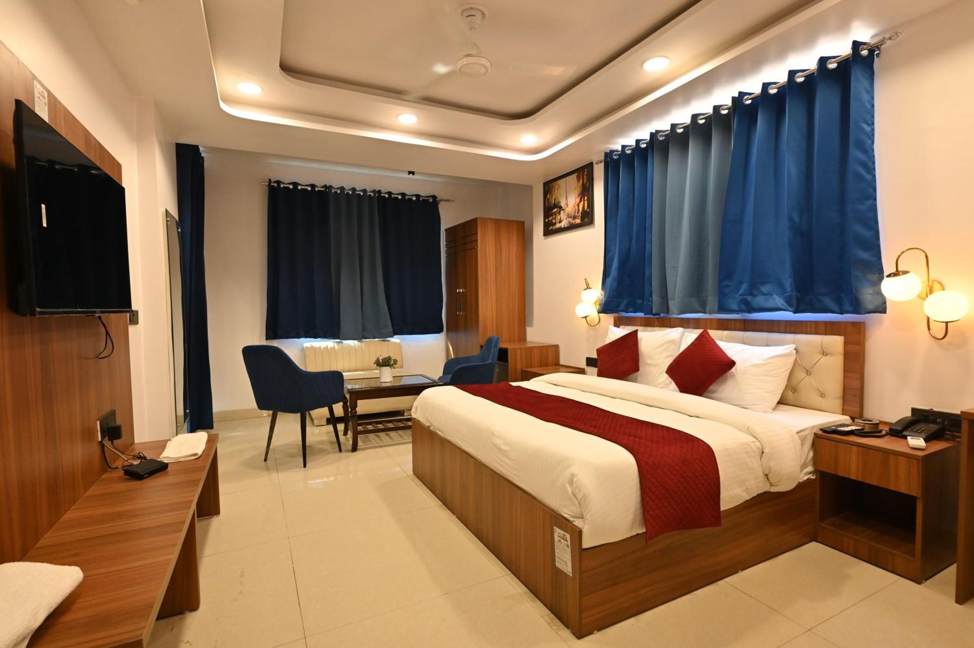 Hotel Down Town Paschim Vihar Дели Экстерьер фото